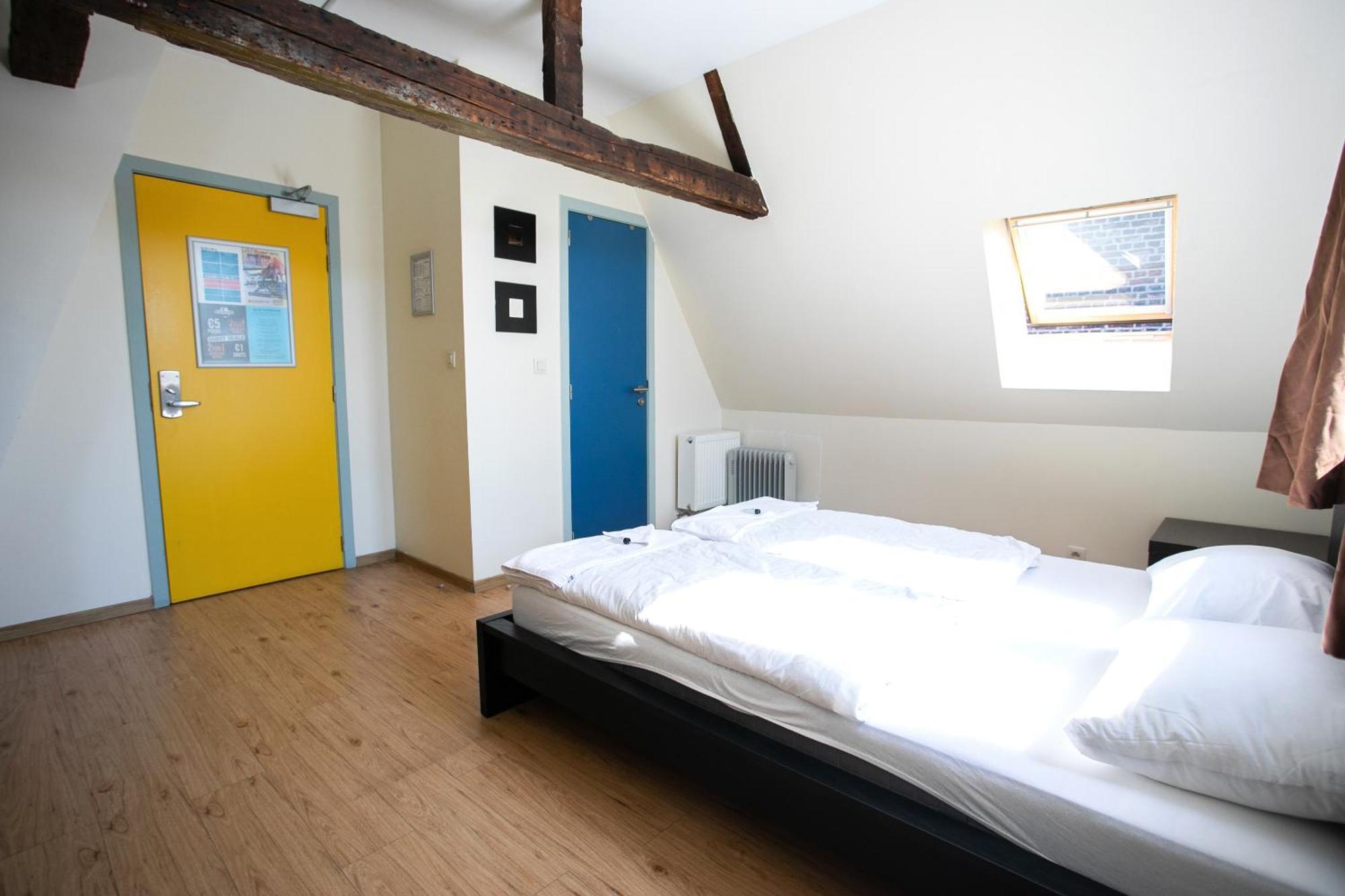 St Christopher'S Inn Hostel At The Bauhaus Brygge Rum bild